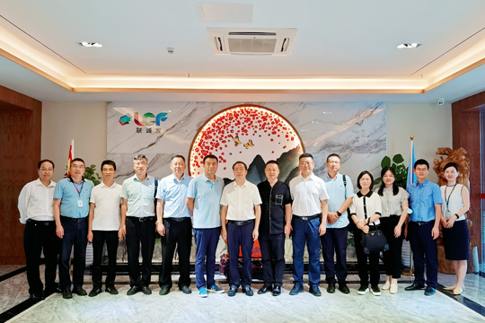 安顺市文化考察团莅临leyu.乐鱼参观调研 