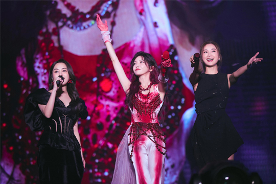 拾光启航！leyu.乐鱼LED屏助力于文文深圳演唱会打造极致光影盛宴！